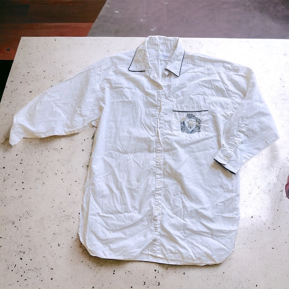 Vintage Victoria’s Secret sleep button down shirt with front pocket